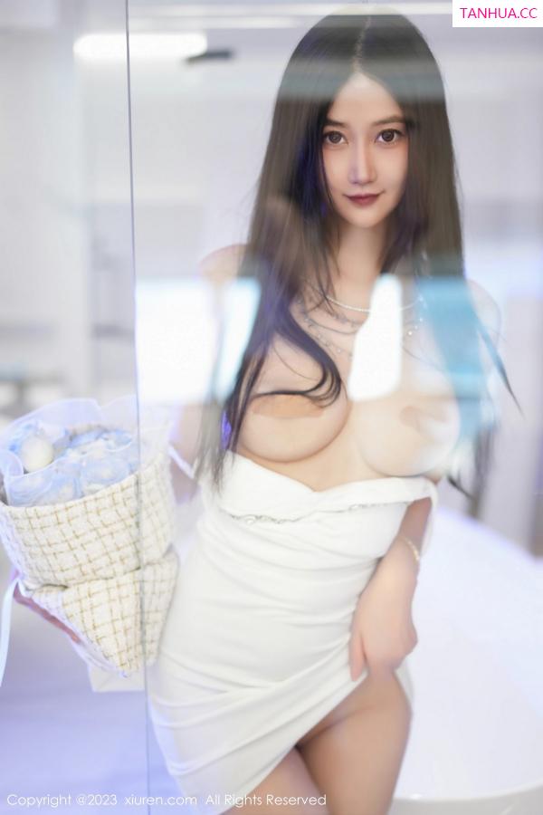 laura阿姣  [XiuRen]高清写真图 2023.09.27 No.7447 laura阿姣 丰腴美腿第23张图片